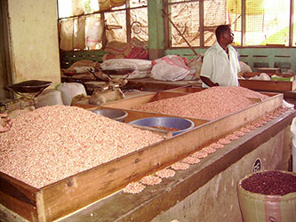 Groundnuts at the market in Mtwara, Tanzania. Credit: Charlie Riches.