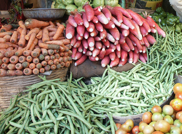 Veg market crop 750