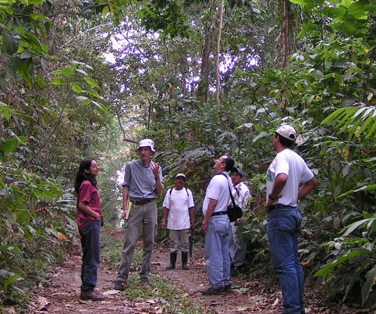 Discussing Environmental Services Guatemala Haggar 750