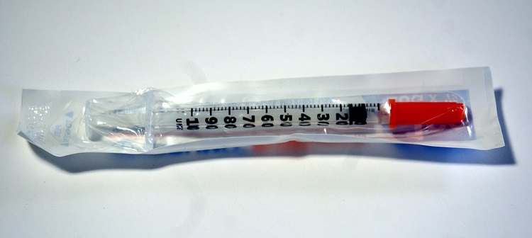 plastics syringe 750