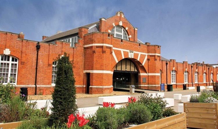 Drill Hall Lib 750