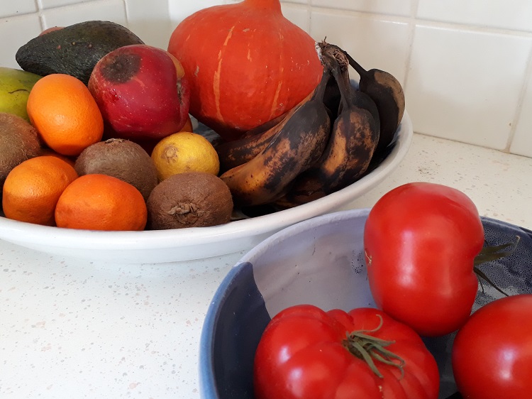 Fruit and vegetable bowl T Stathers