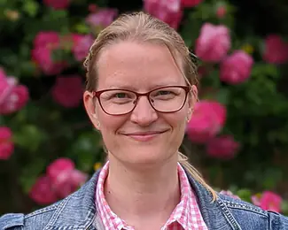 Dr Karna Hansson