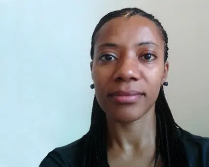 Dr Louise Abayomi