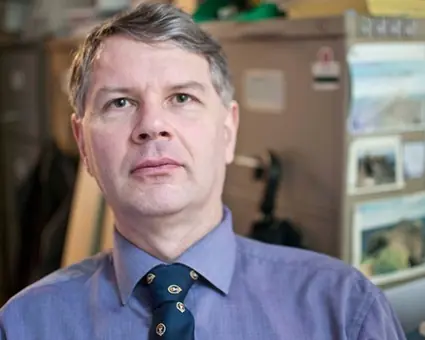 Dr Peter J A Burt