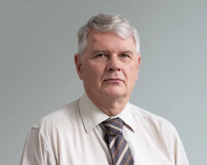 Dr Peter J A Burt